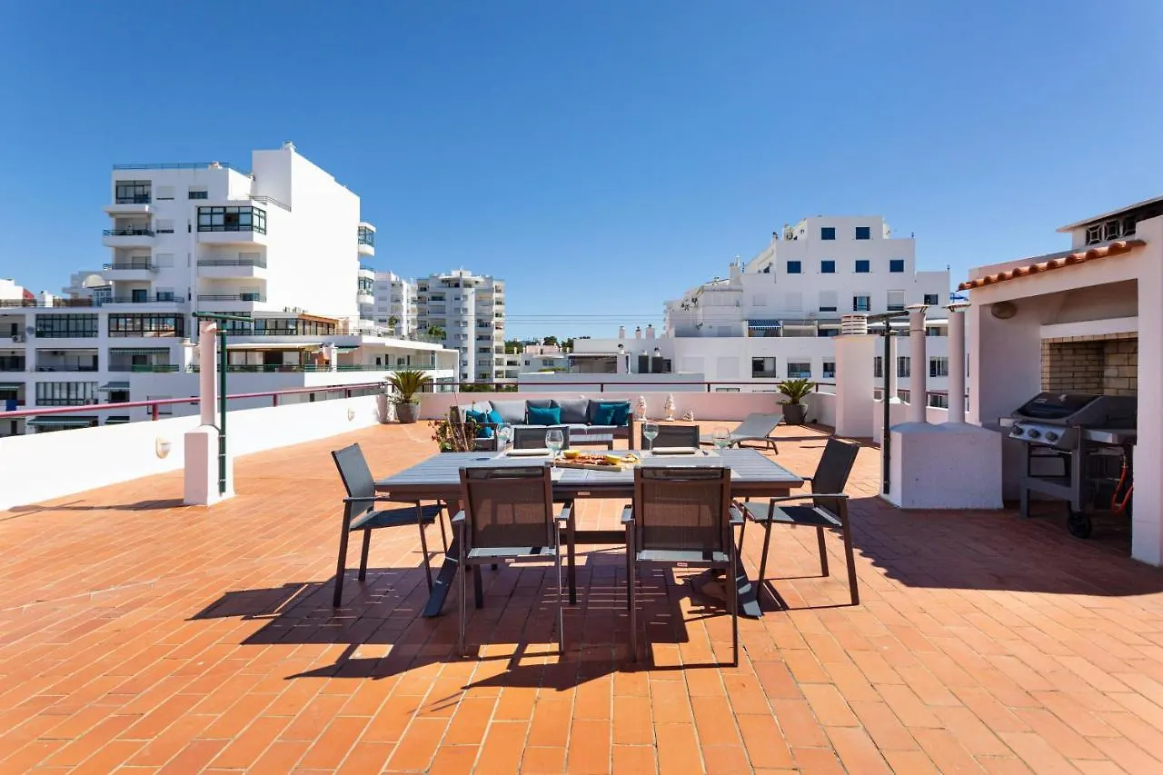 Centralgarve - Beachfront With Pool Penthouse Quarteira Apartment